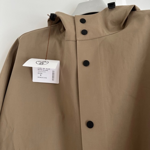 Hermes allure all-purpose cape 🧥 - Picture 5 of 6